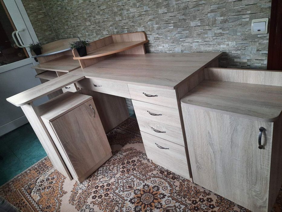 Столи комп'ютерні