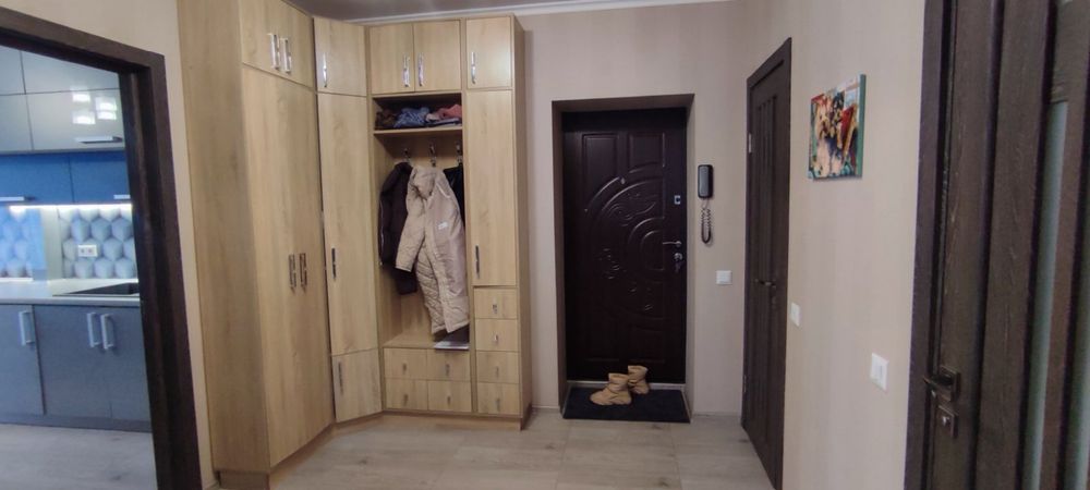 Продається 2-х кімнатна квартира на Каскаді