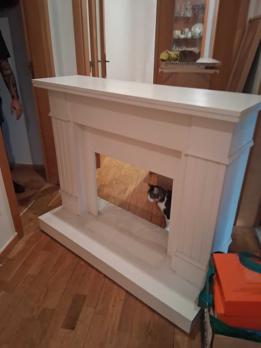 lareira branca em bom estado