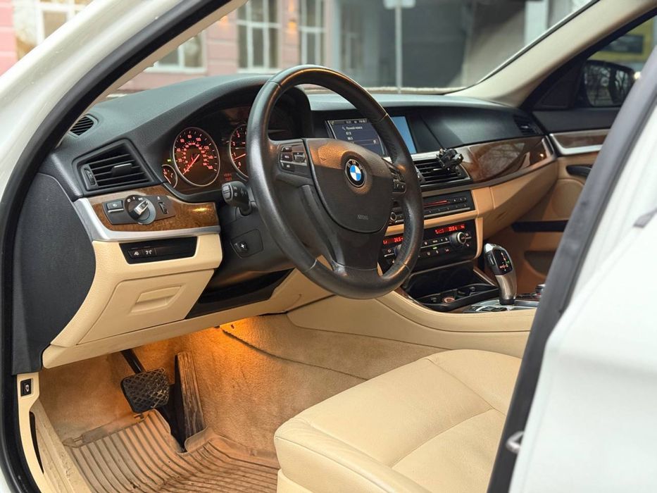 BMW 535i F10 2012г. 306 л.с. |Камера | Ассистенты | Люк | Жирная компл