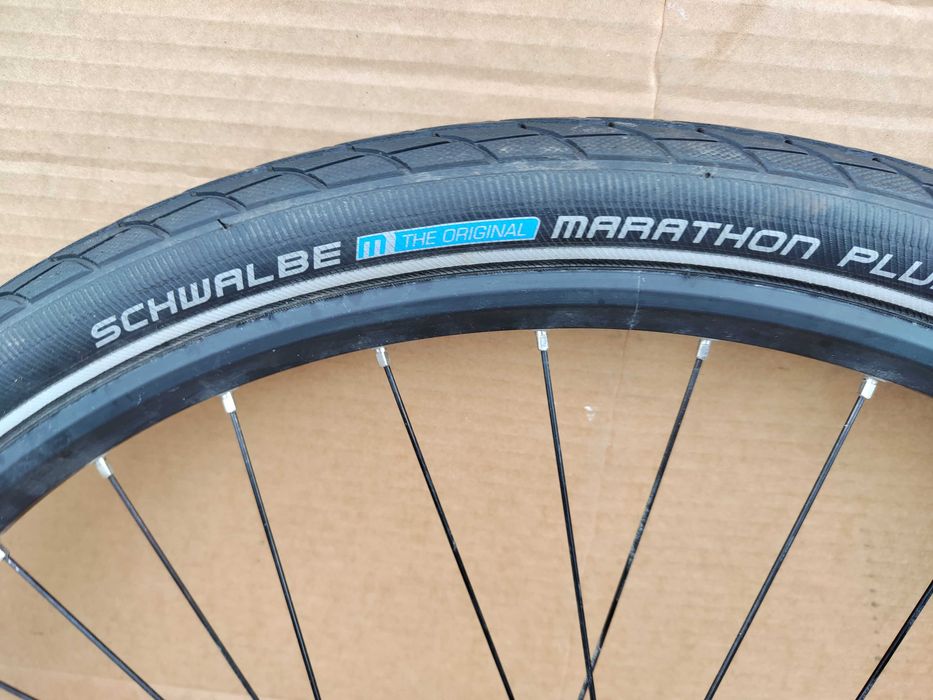 PIĘKNE przednie koło 28",dynamo,tarcza, opona SCHWALBE