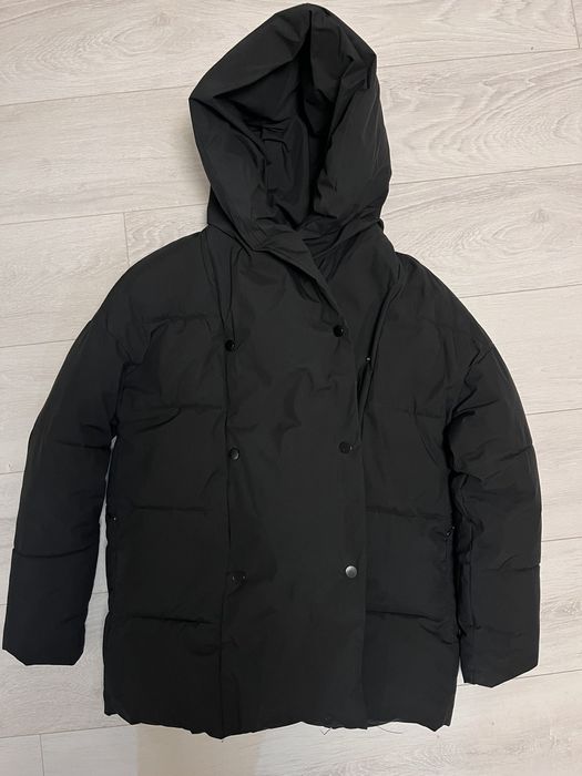 Продам зимову курточку.