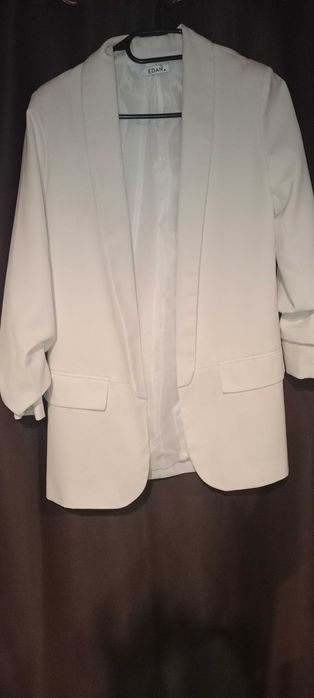 Biała długa marynarka S