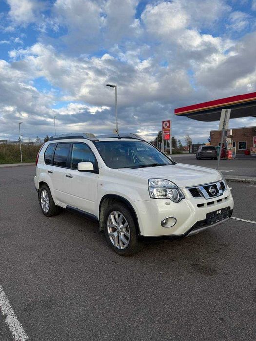 NISSAN X-TRAIL 2.0 Дизель 2011