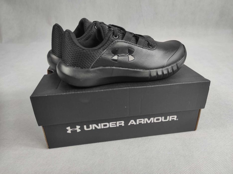 Buty Under Armour czarne r. 29,5
