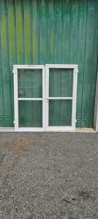 Janelas de Alumínio - Par !!(Descida de preço)!!