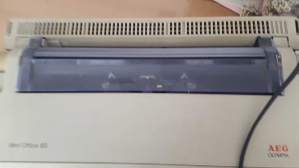 Maquina de escrever AEG olympia