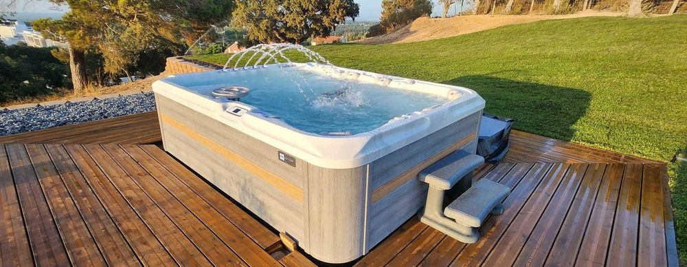 Spa jacuzzi 7 lugares de luxo - Mergulho Salgado Piscinas e Spas