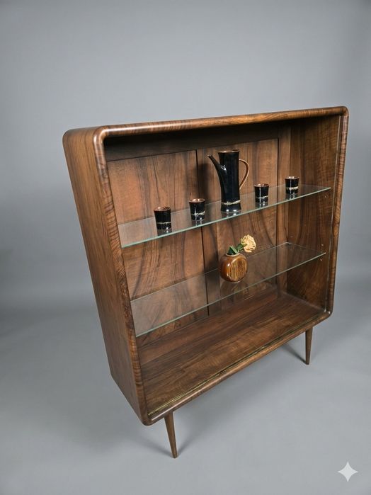 Witryna Art Deco po całkowitej renowacji