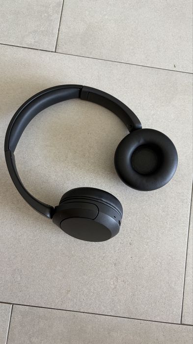 Auscultadores Sony WH-CH520 em preto