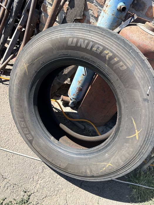 Шини грузового авто 265/70/19.5 комплект