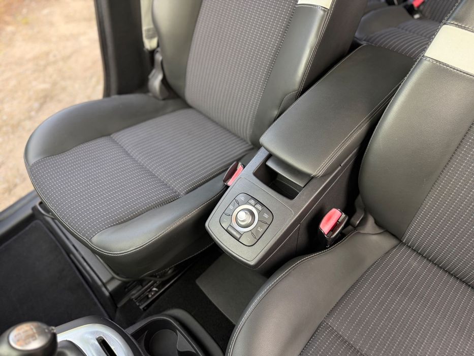 Renault Scenic рест  2013р.в  1.6 дизель в комплектації BOSE Edition!!!