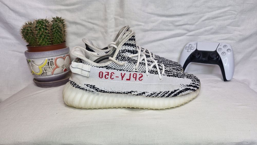 Кросівки Adidas Yeezy Boost v2 Zebra.Розмір 44.5