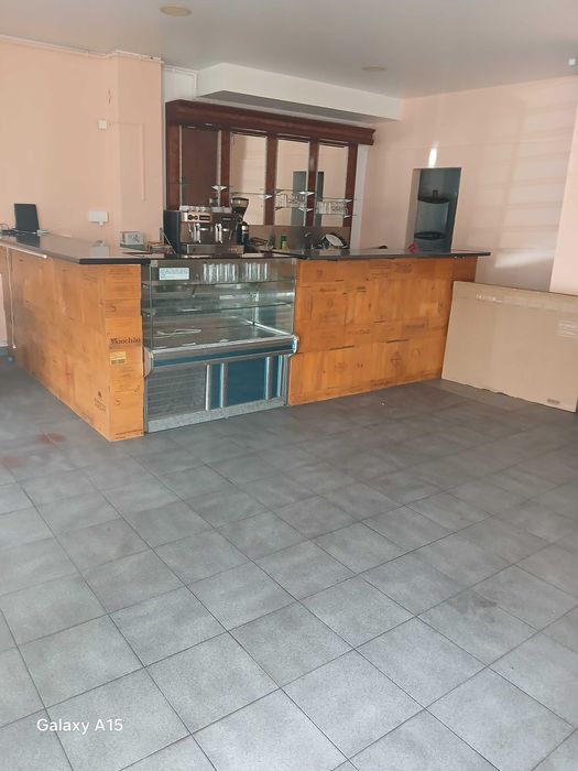 Bares e restaurantes alugam €200