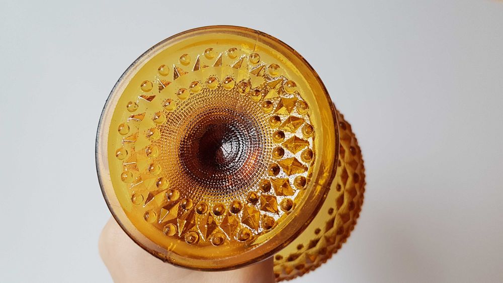 Cukiernica Romby i Guziczki (nr 3), Ząbkowice, kolorowe szkło PRL