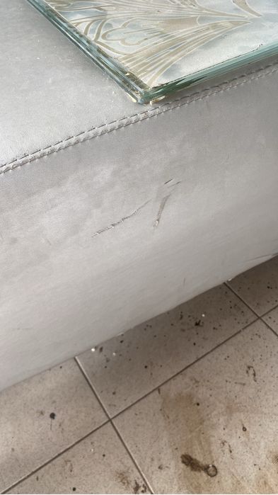 Banco grande com capitonés