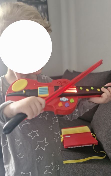 Skrzypce z dźwiękami