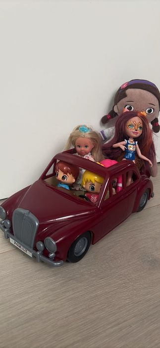 Carro Family com vários Bonecos