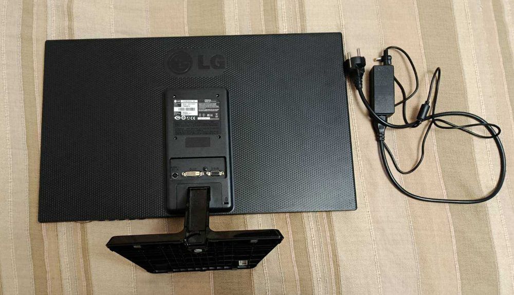 Монітор LG Flatron IPS234T-PN