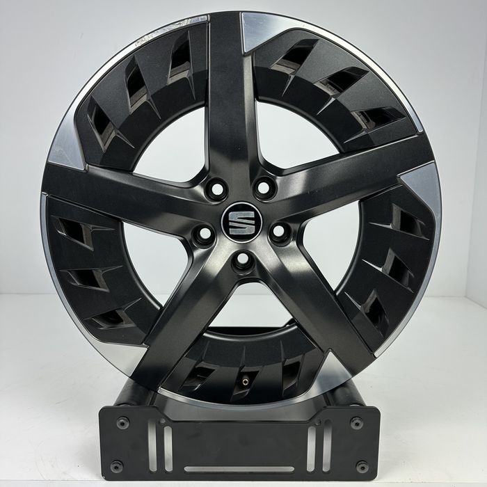 ORYGINALNA Felga Seat 19" 8,0" ET 49 5x112 5FA601025L Leon
