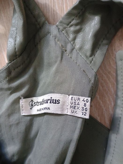 Spodnie ogrodniczki damskie Stradivarius 40 plus bluza pod kolor