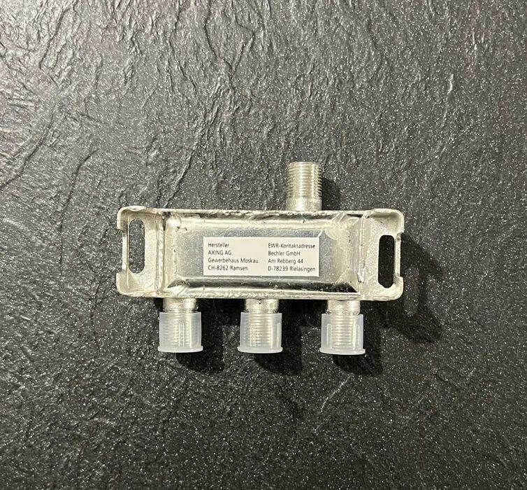 Rozdzielacz 3-drożny do kabla lub systemu antenowego Axing BVE-01P