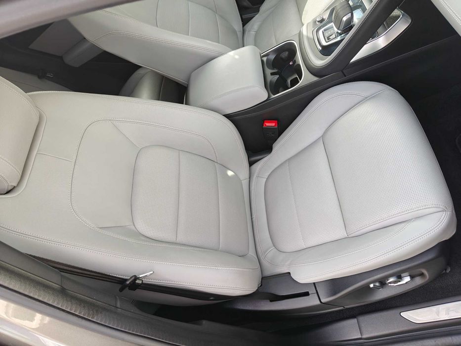 Jaguar E-Pace P300e R-Dynamic