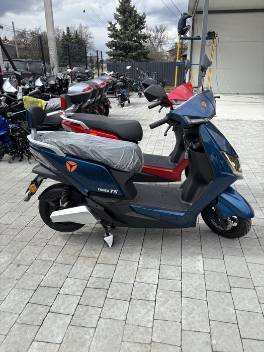 Електроскутер YADEA RN 2100w!графен