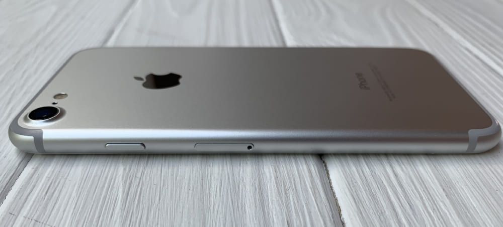 .Apple iPhone 7.