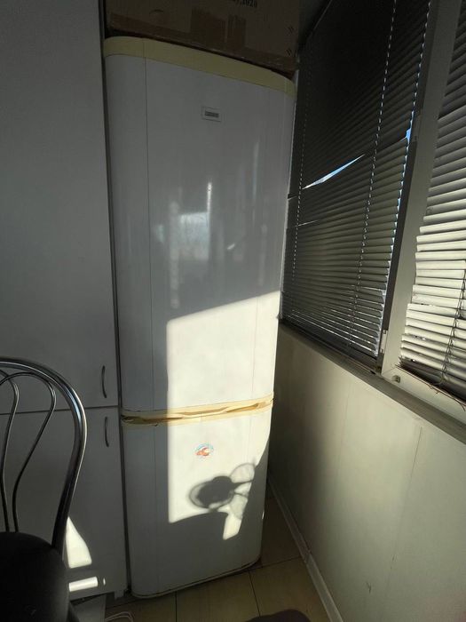 Холодильник Zanussi