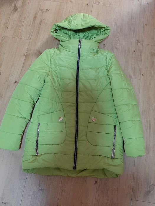 Продам куртку горчичного кольору.