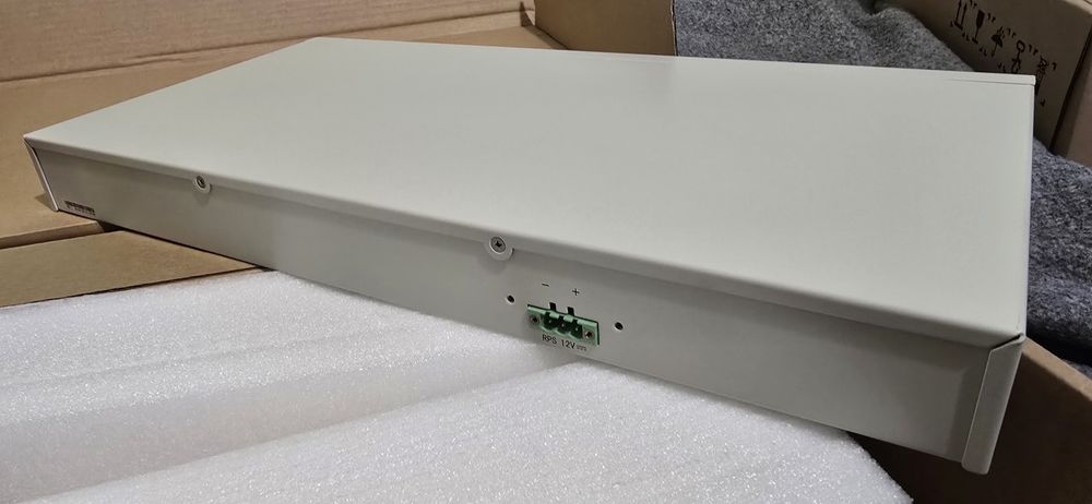 Продам коммутатор Raisecom ISCOM2828F.