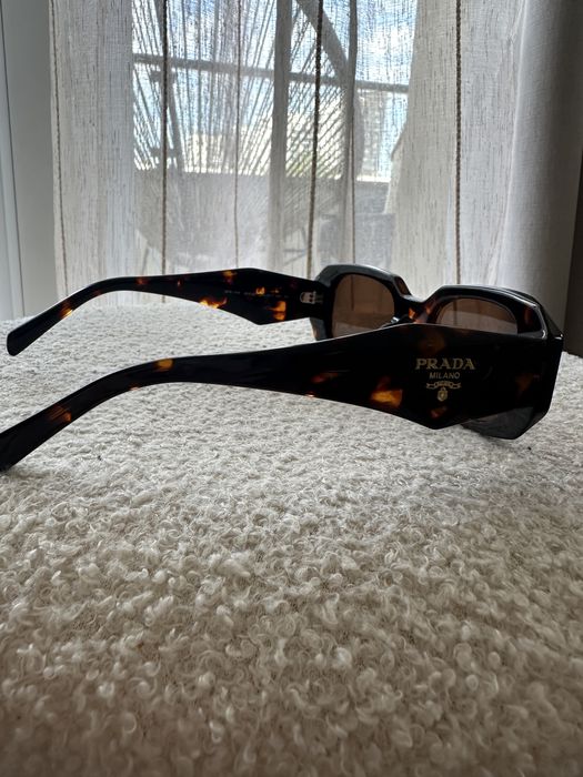 Okulary przeciwsloneczne PRADA modne brazowe okulary