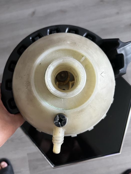 Кронштейн розширювального бачка BMW F10