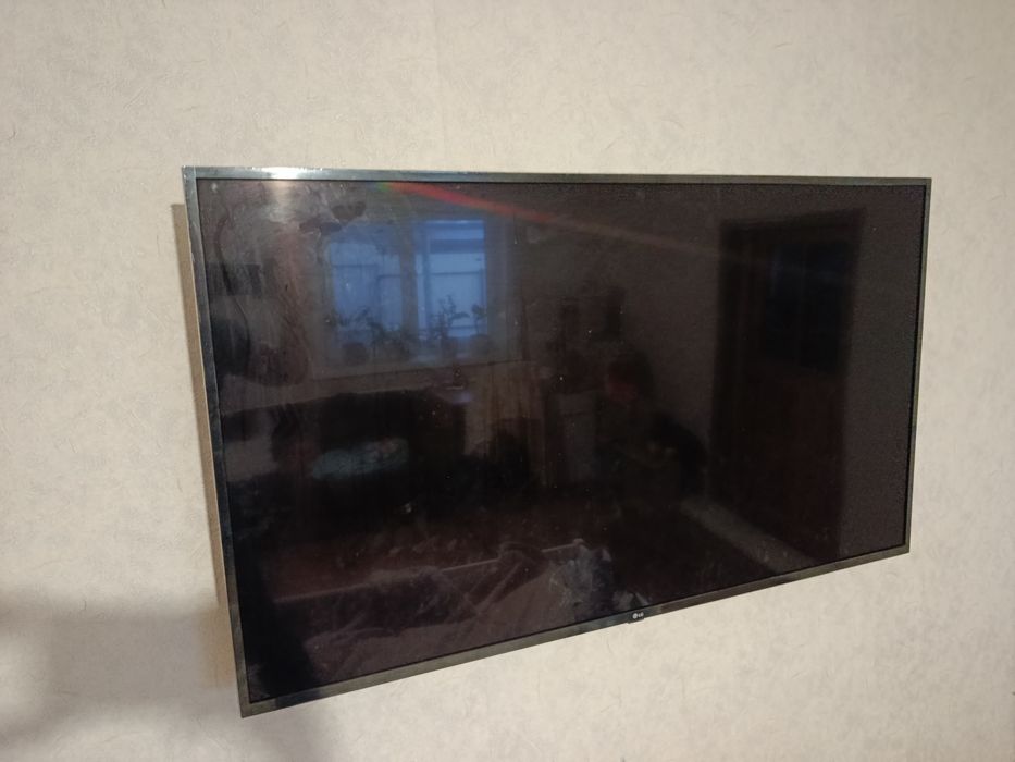 Продам телевізор LG на запчастини