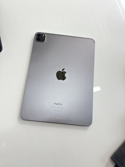 iPad Pro 11” M2 + Magic Keyboard + Apple Pencil 2a Geração | 600€