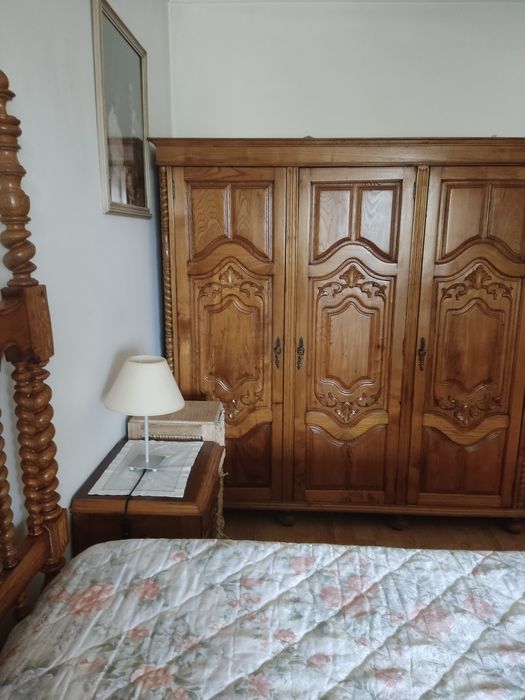 Móveis vintage em castanho