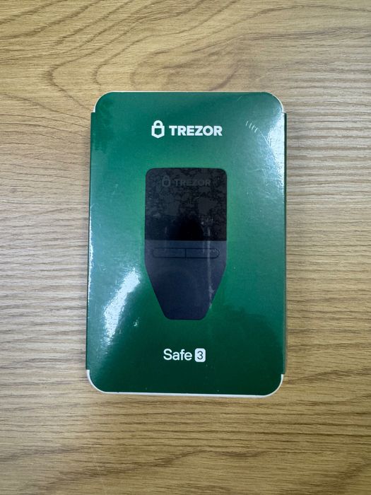 Trezor Safe 3 Cosmic Black апаратний криптогаманець