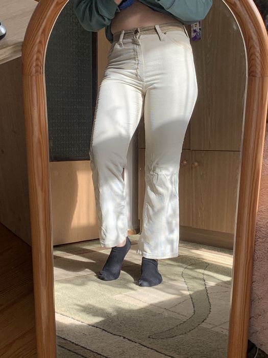 Wrangler beżowe sztruksowe spodnie w rozmiarze 30x32