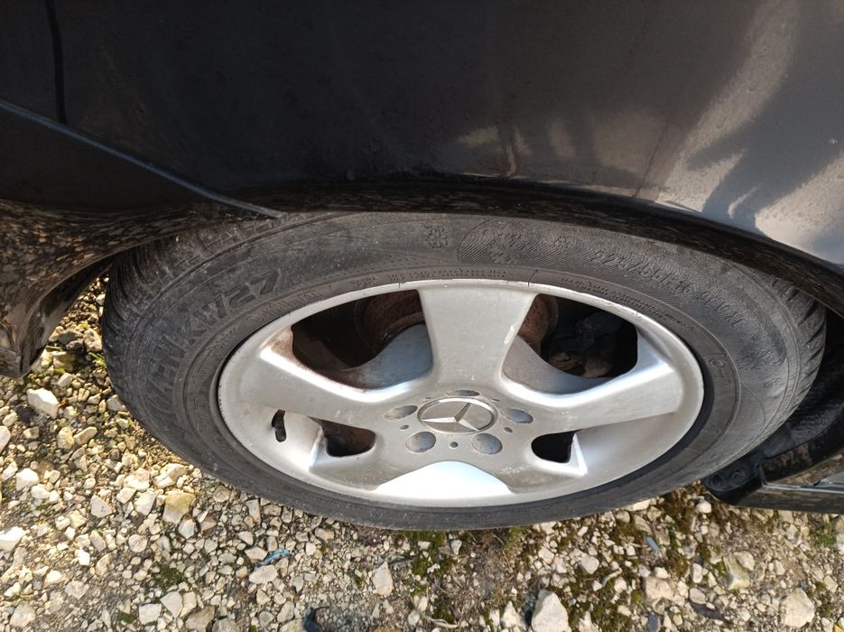 Mercedes w211 błotnik przedni