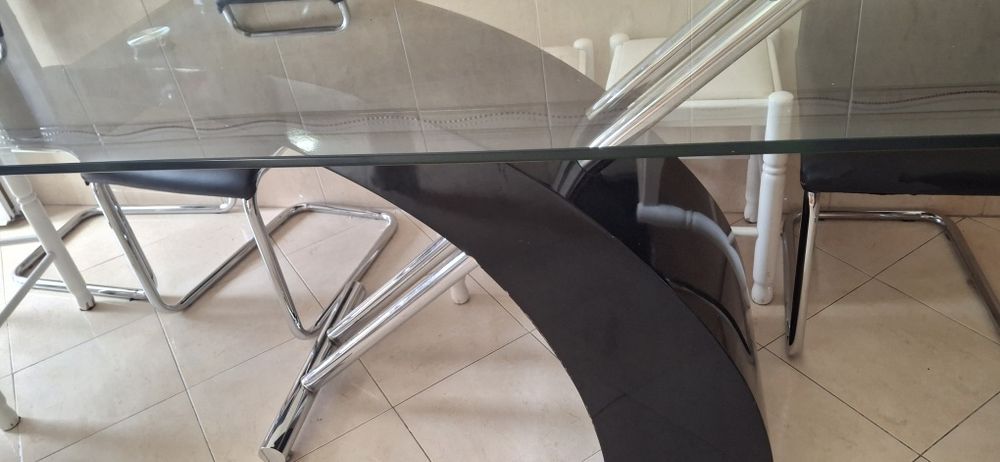 Mesa em vidro retangular