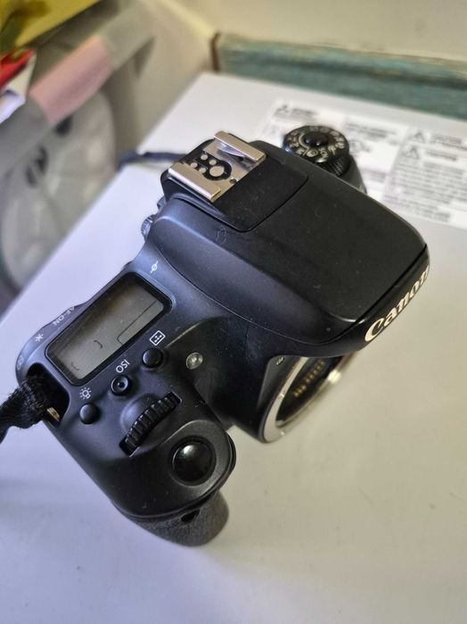 câmara digital canon 77D