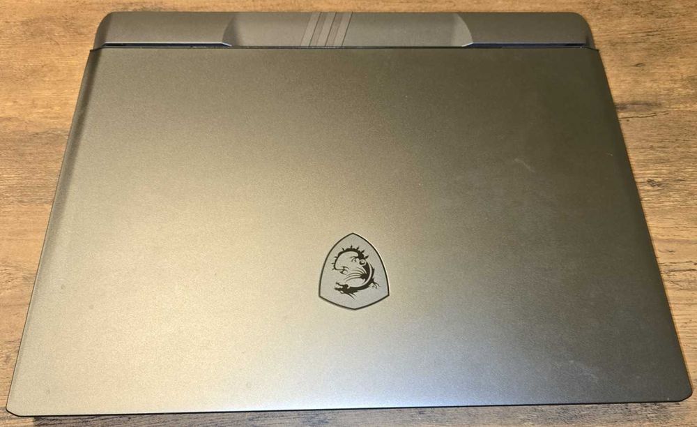 Laptop MSI Vector 16 HX Intel Core Ultra 9 RTX 5080 64 gb ram 4 tb nvme