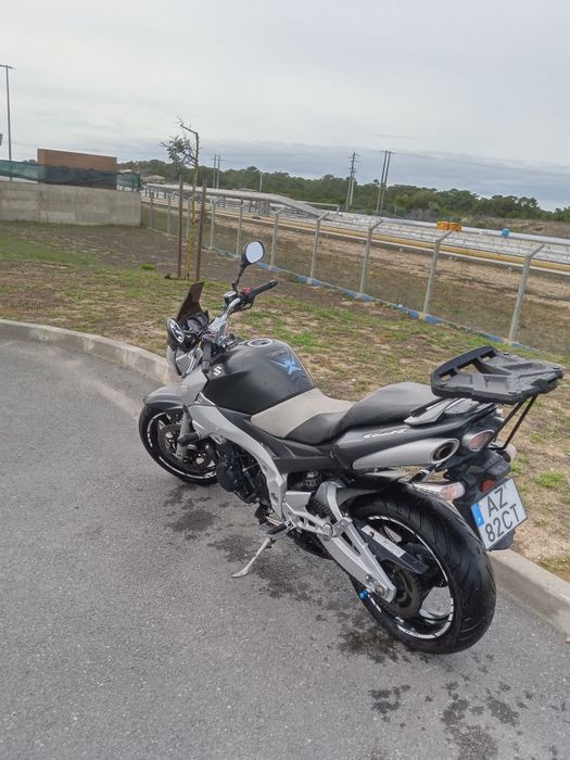 Suzuki GSR 600 (Naked) 98cv