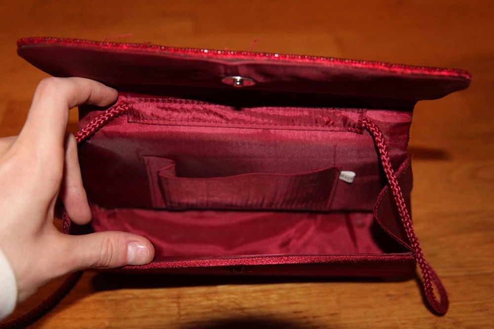 Czerwona kopertówka torebka na ramie