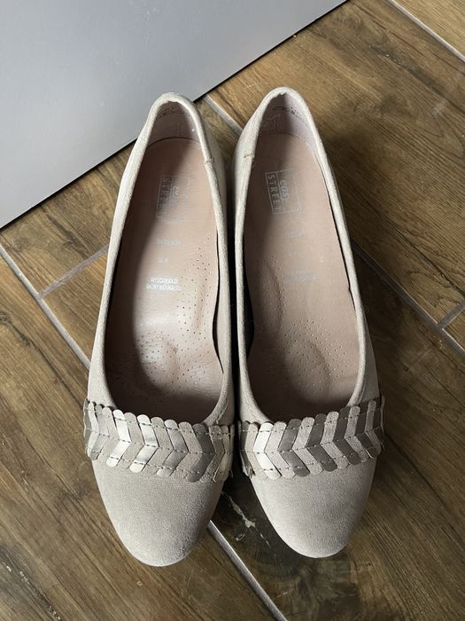 Buty na małym obcasie