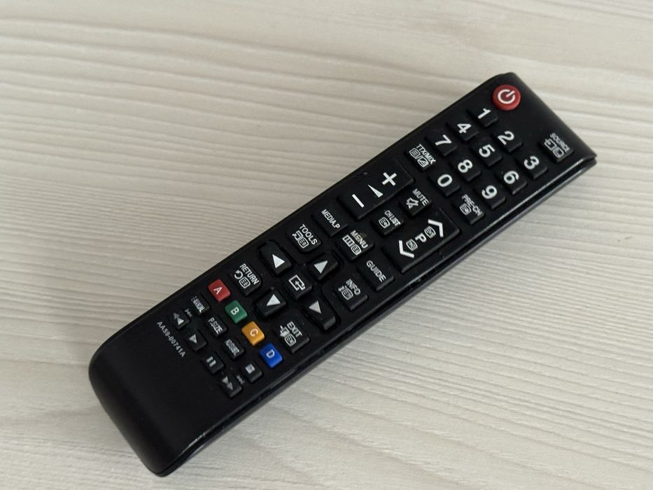 Продам 6 LCD телевізорів розміром від 32 до 42 дюйма