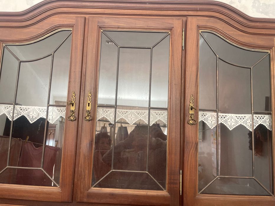 Conjunto de móveis de sala em bom estado +mesa com  7 cadeiras
