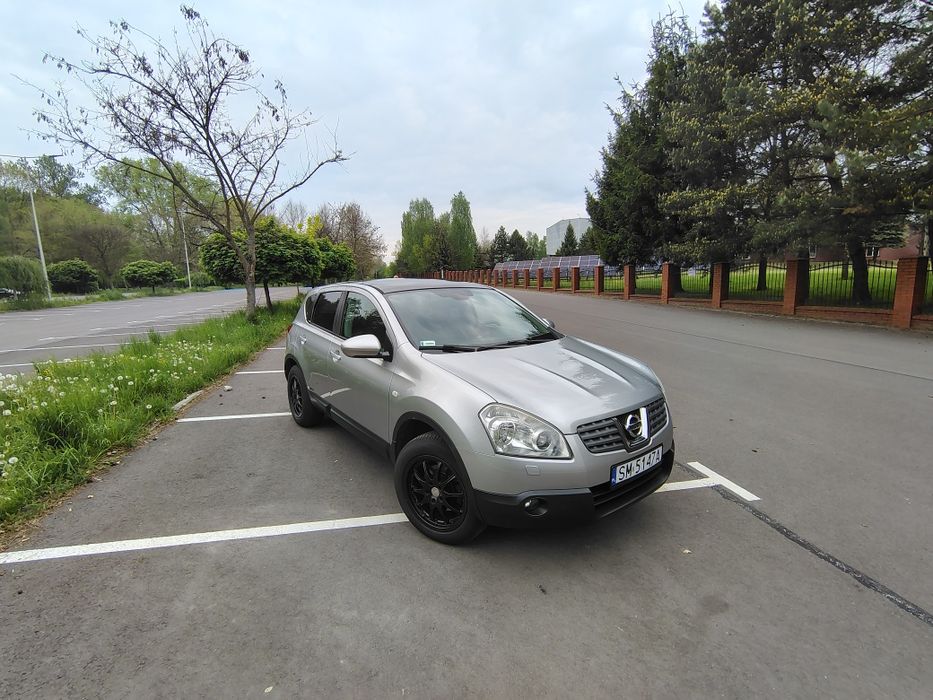 Nissan Qashqai   srebrny metalik