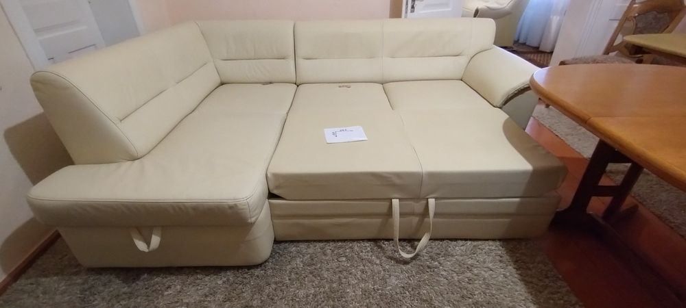 Продам шкіряний кутовий диван з Німеччини.